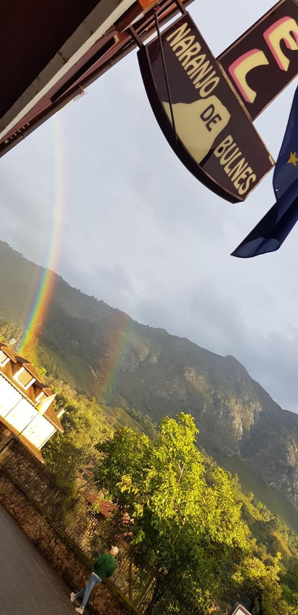 ארנאס דה קבראלס Hotel Naranjo De Bulnes מראה חיצוני תמונה
