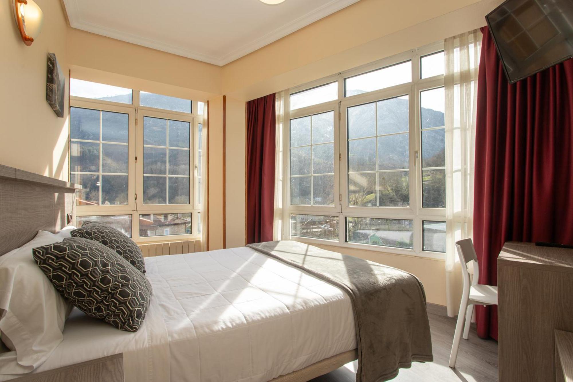 ארנאס דה קבראלס Hotel Naranjo De Bulnes מראה חיצוני תמונה
