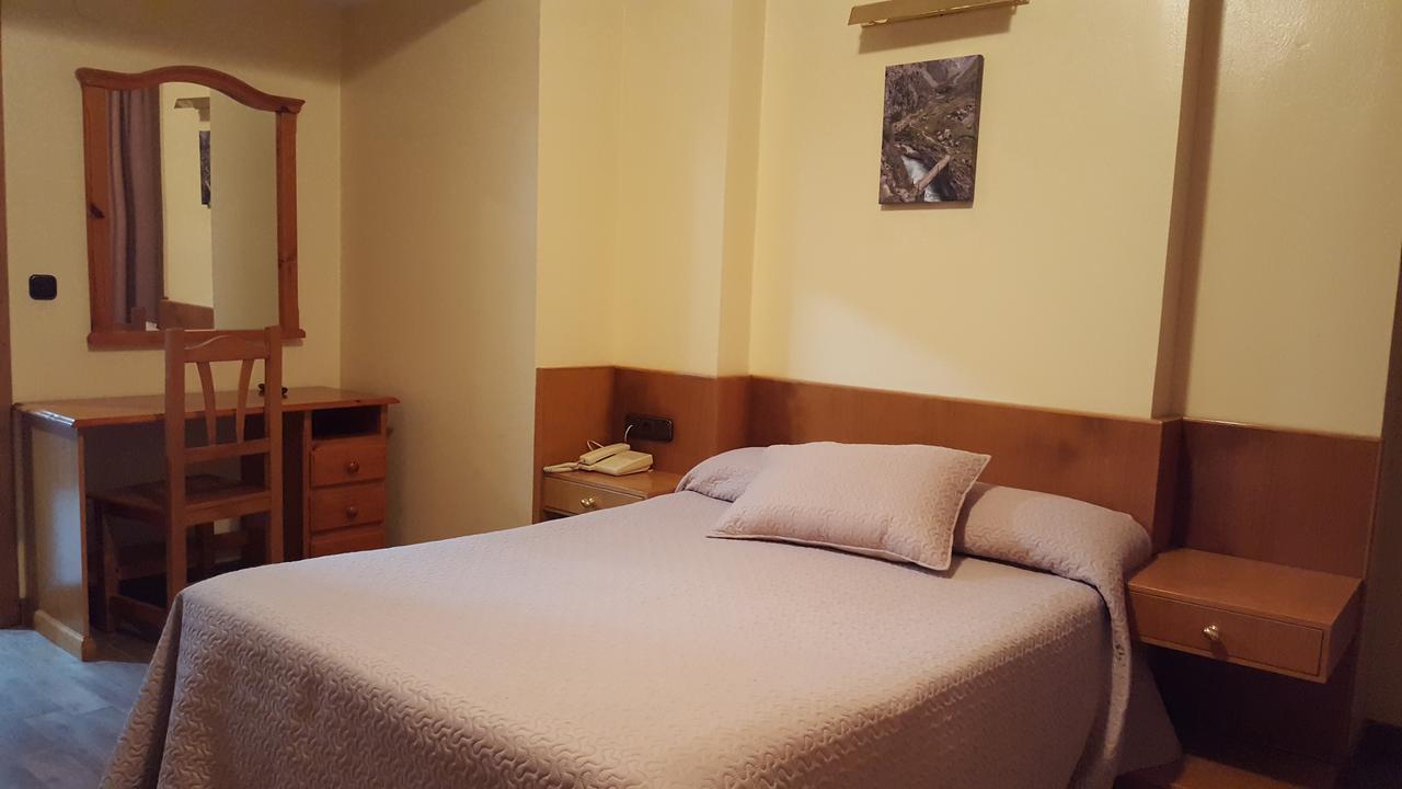ארנאס דה קבראלס Hotel Naranjo De Bulnes מראה חיצוני תמונה